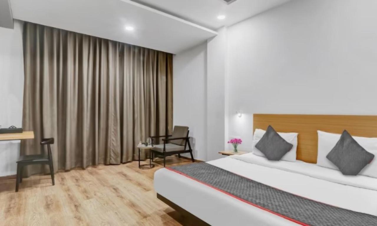 Hotel Landmark, Lucknow Ngoại thất bức ảnh